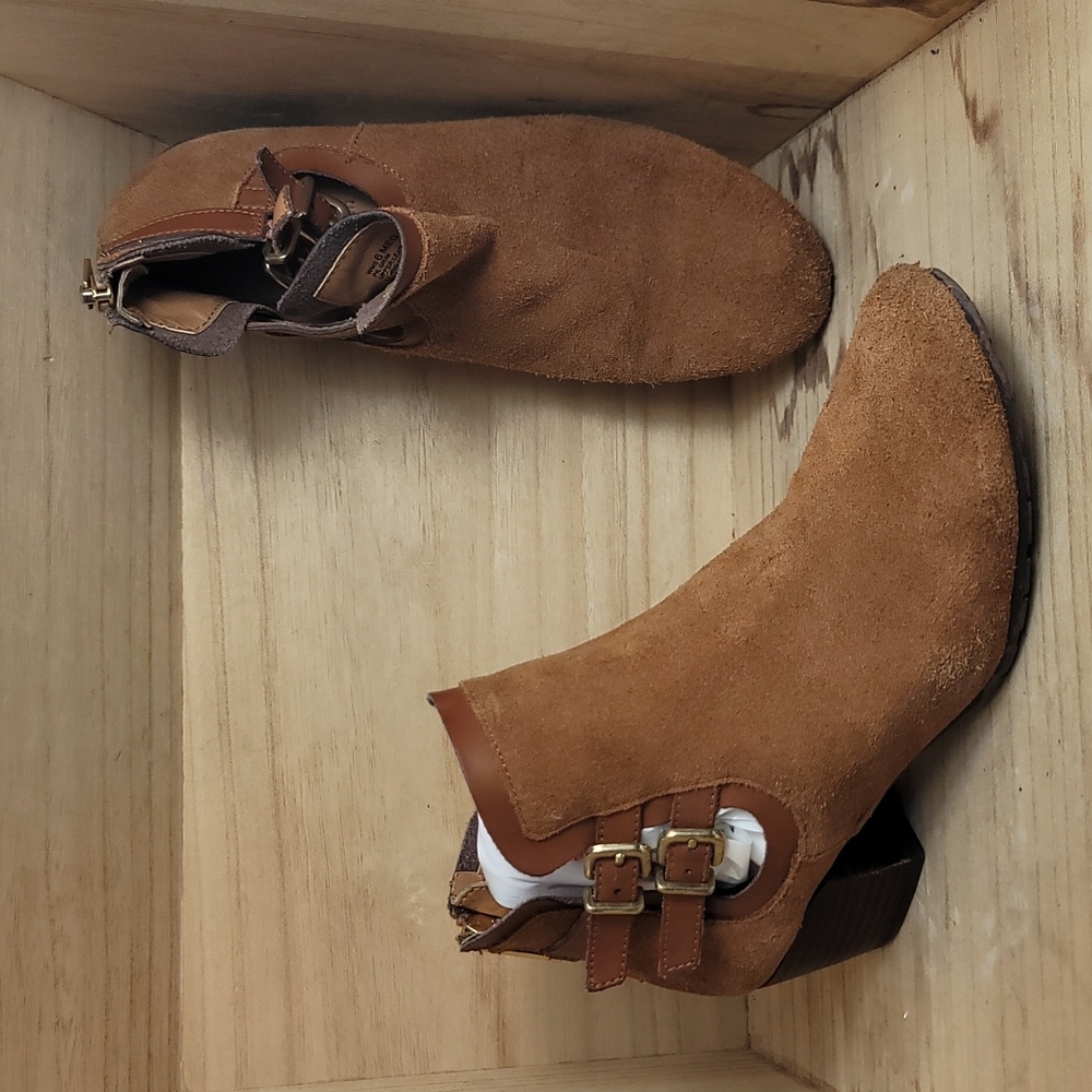 Kenneth Cole Reaction Women's 'Pilgrim' Chestnut Brown Suede Ankle Boots